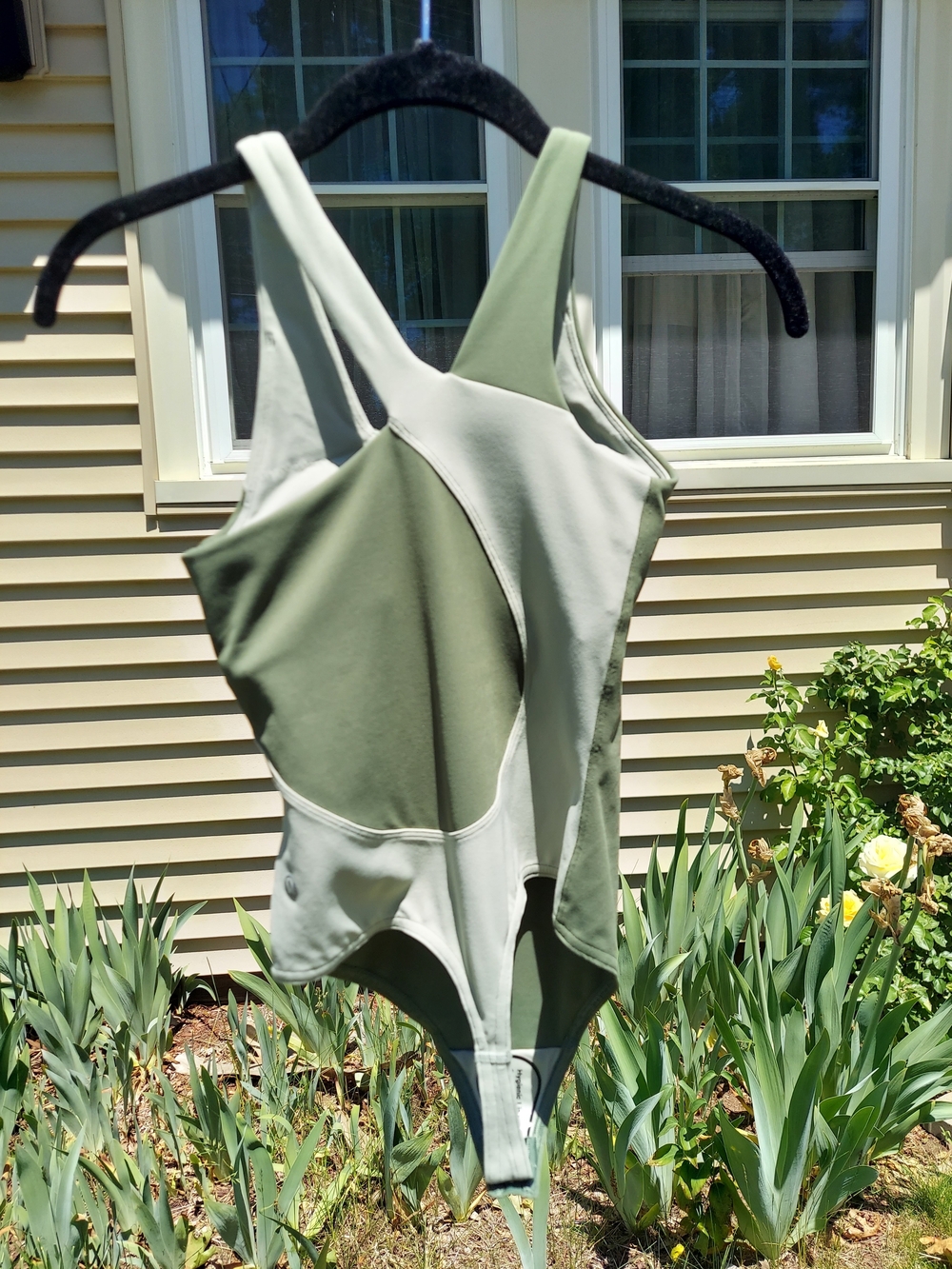Lululemon Olive Green Two-Tone Athletic Bodysuit Women Size 0 NWOT Yoga Gym - Picture 8 of 10